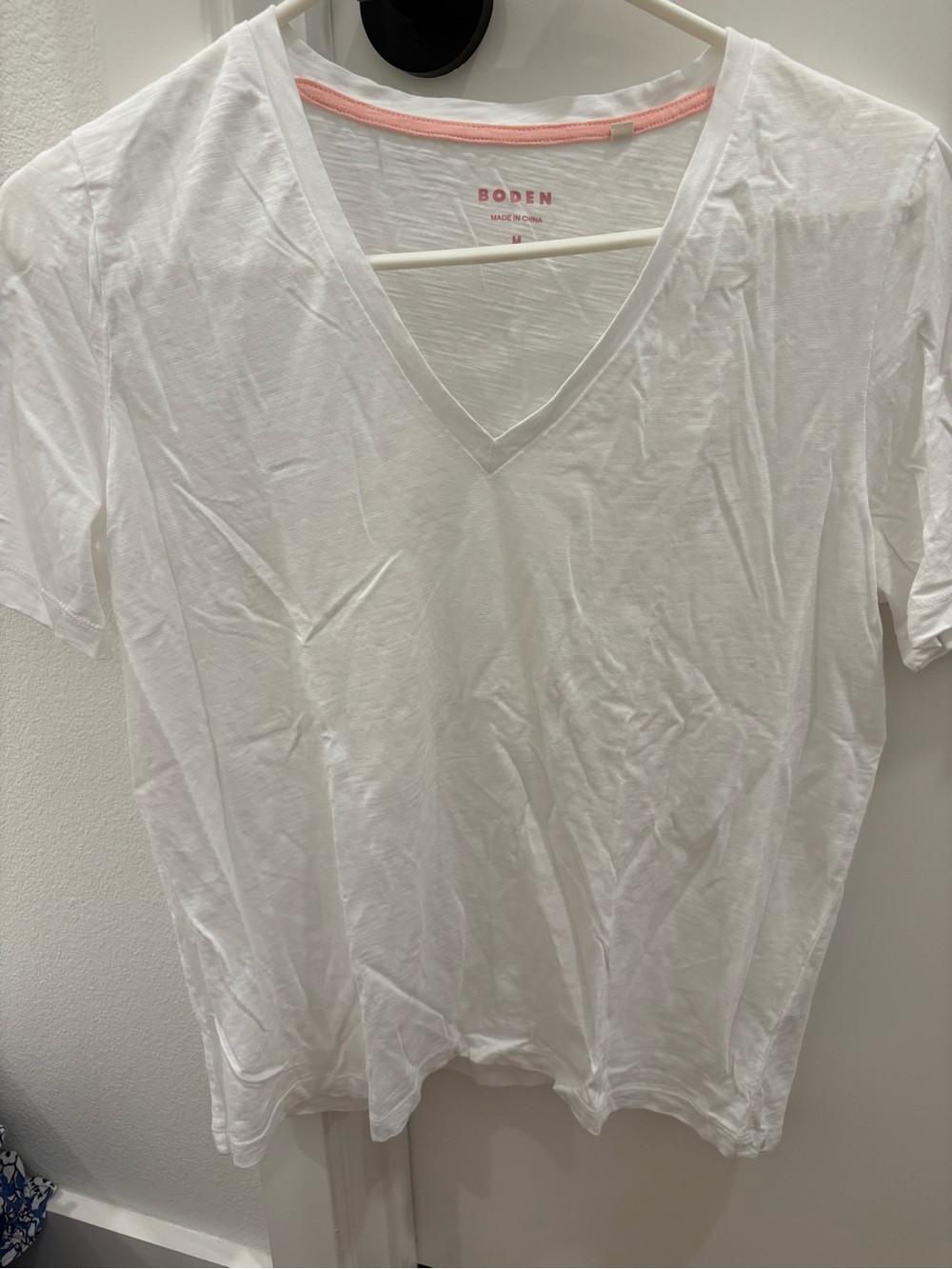 Boden  V-neck  Tshirt